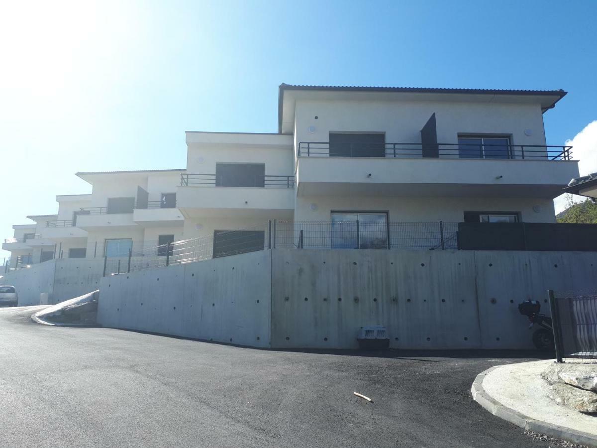 Charmant Studio Dans Residence Neuve Et Calme 科尔特 外观 照片
