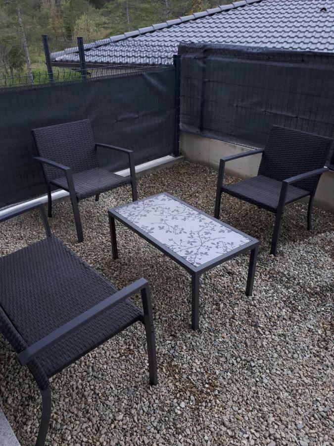 Charmant Studio Dans Residence Neuve Et Calme 科尔特 外观 照片
